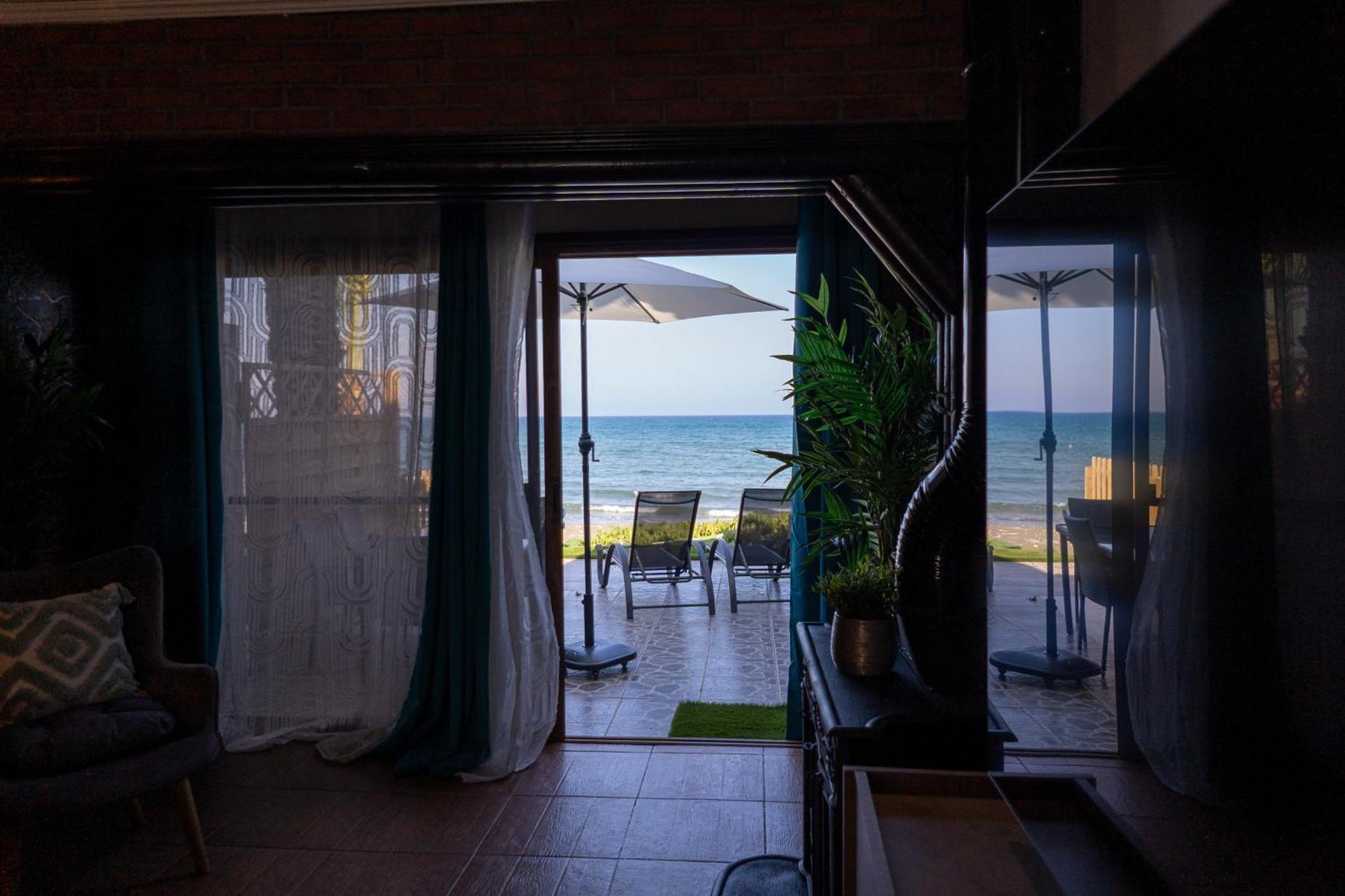 Beach House At Seafront Villa Meneou Екстериор снимка