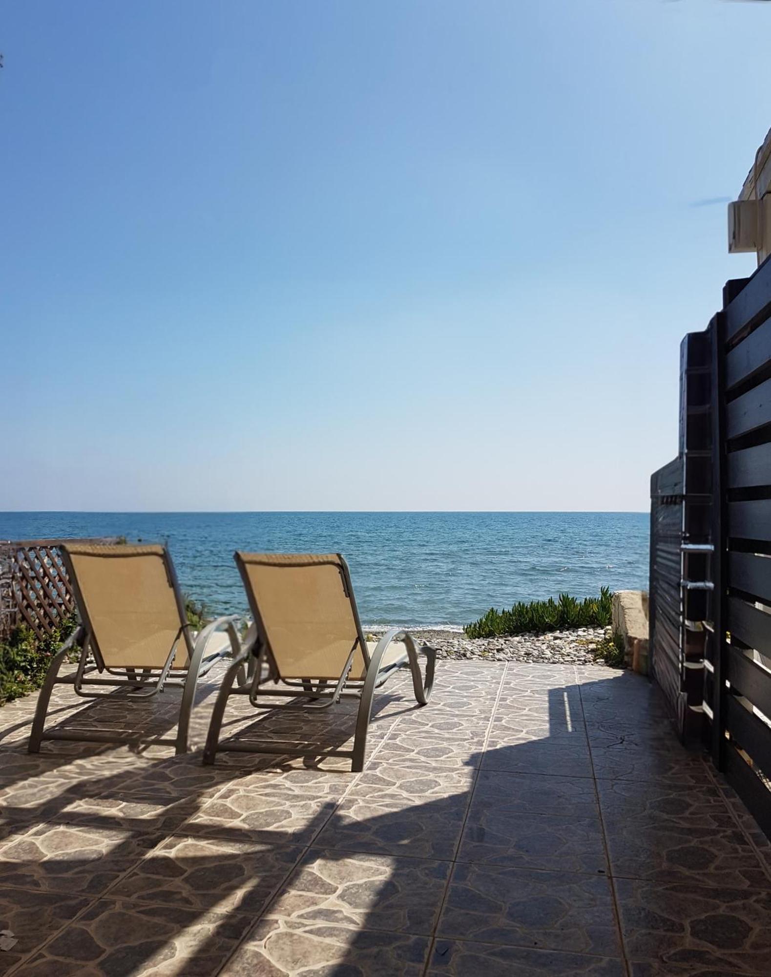 Beach House At Seafront Villa Meneou Екстериор снимка
