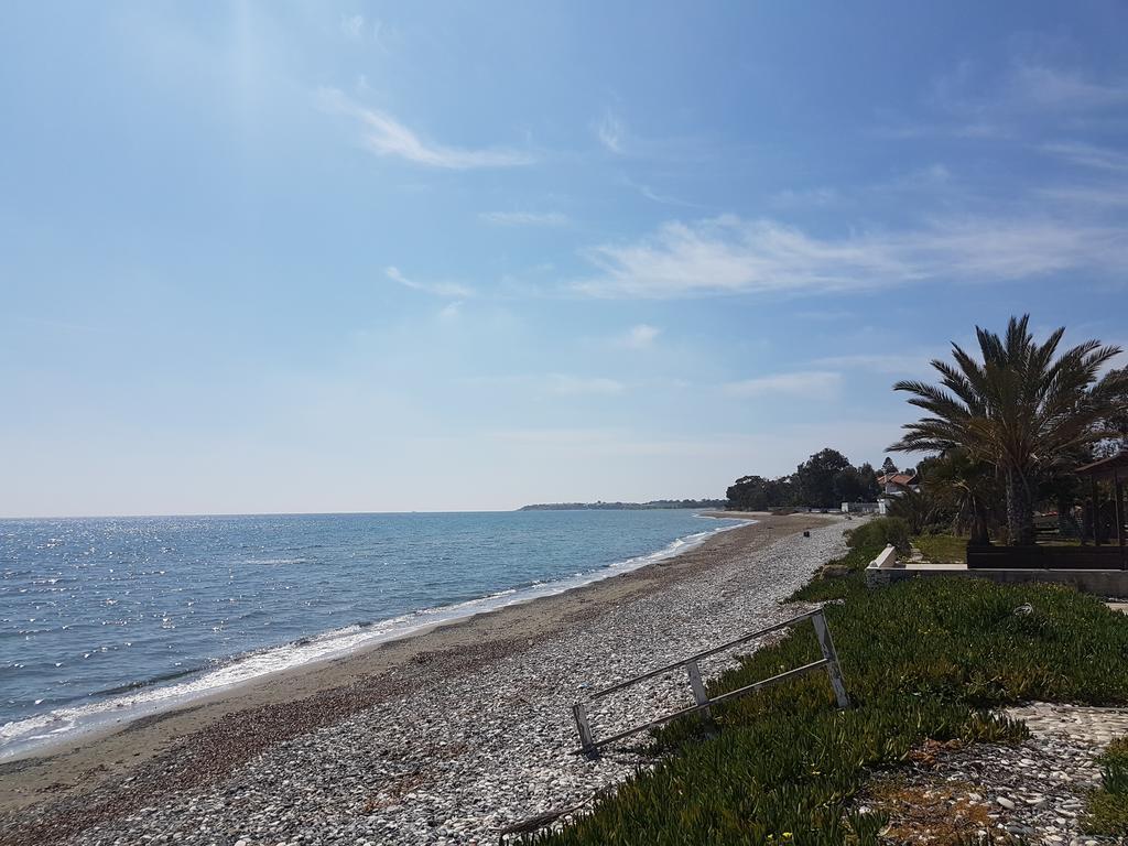 Beach House At Seafront Villa Meneou Екстериор снимка
