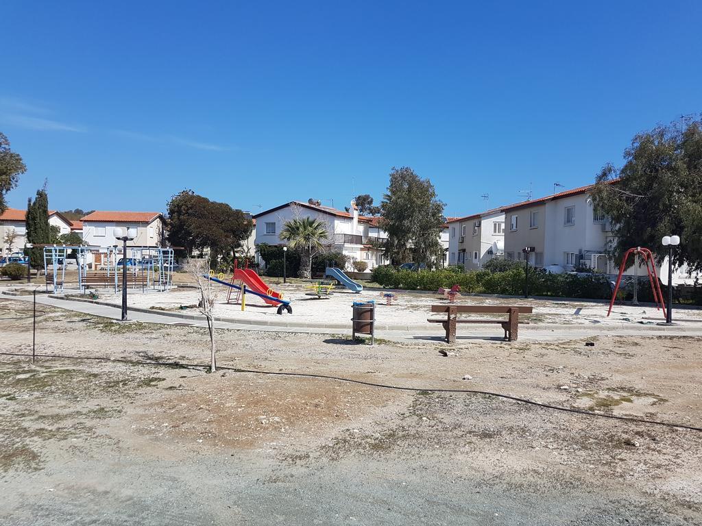 Beach House At Seafront Villa Meneou Екстериор снимка