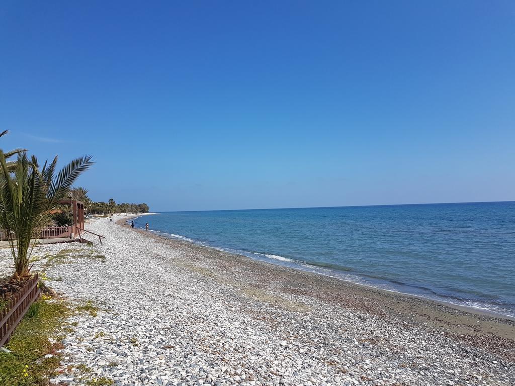 Beach House At Seafront Villa Meneou Екстериор снимка